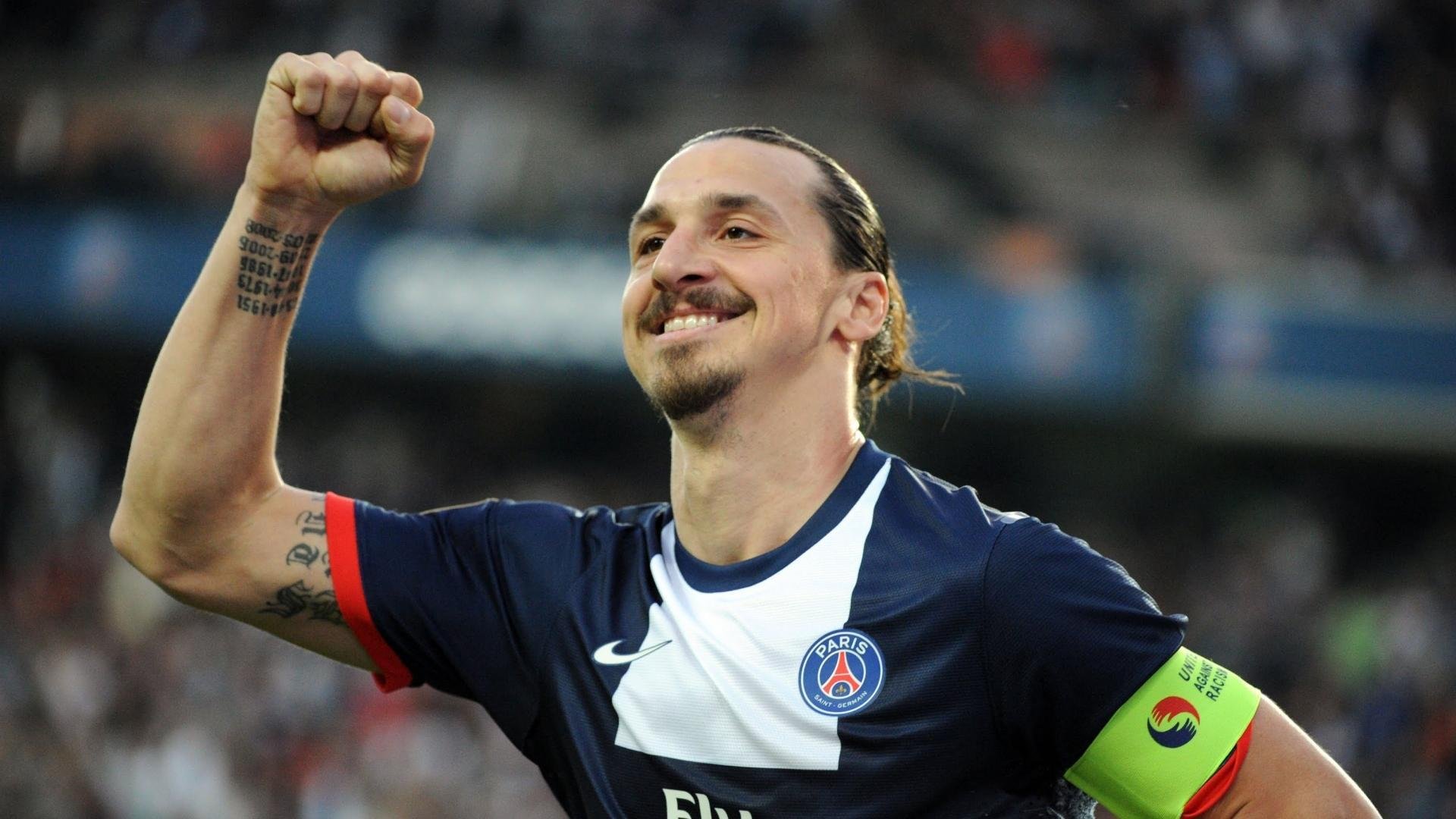 中国男足继续引进归化球员引发各界讨论声音，中国男足归化球员的发展