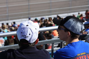 体育新闻中心比赛争议讨论，最新体育比赛新闻稿